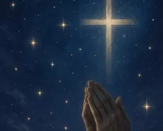Imagem inspiradora e serena para oração cristã noturna, mostrando um céu noturno pacífico com tons profundos de azul e roxo escuro. Uma lua crescente suave brilha junto a estrelas cintilantes, com elementos dourados e prateados que simbolizam esperança divina e luz na escuridão. Uma cruz sutil e luminosa aparece ao fundo, acompanhada de mãos em oração, transmitindo proteção, fé e serenidade espiritual. A atmosfera geral é calma, repousante e espiritualmente edificante.