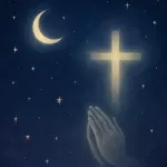 Imagem inspiradora e serena para oração cristã noturna, mostrando um céu noturno pacífico com tons profundos de azul e roxo escuro. Uma lua crescente suave brilha no céu, acompanhada por estrelas prateadas e douradas que simbolizam esperança e luz divina. Elementos sutis incluem uma cruz brilhante e mãos em oração, integrados delicadamente ao fundo, transmitindo paz, descanso, proteção divina e fé. A iluminação suave e os contrastes delicados criam uma atmosfera tranquila e reconfortante, ideal para um blog cristão de oração noturna.