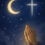 Imagem inspiradora e serena para oração cristã noturna, mostrando um céu noturno pacífico com tons profundos de azul e roxo escuro. A lua brilha suavemente, acompanhada por estrelas cintilantes e luzes douradas e prateadas que simbolizam esperança e proteção divina. Elementos cristãos sutis estão presentes, como uma cruz suave e mãos em oração, integrados harmoniosamente na cena. A atmosfera transmite paz, serenidade, fé e proteção divina, com cores suaves e calmantes que criam um ambiente espiritual e reconfortante para o descanso noturno.