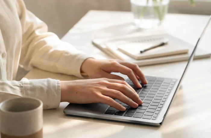Frases curtas para manter o foco no trabalho hoje: Pequenas pausas que redefinem seu dia